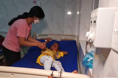 Vụ bé 8 tuổi bị đốt ở Đắk Lắk: Đề nghị khởi tố vụ án, khởi tố bị can