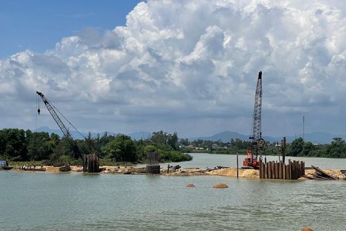 Ai cho đắp đập, lấp sông để...làm cầu?
