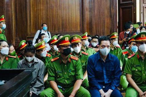 Vì sao HĐXX hoãn phiên tòa xử vụ bé 8 tuổi bị bạo hành tới chết ở TP. Hồ Chí Minh?