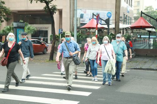 Trải 'thảm đỏ' đón du khách nước ngoài