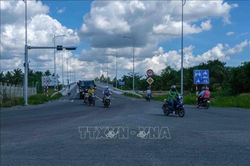 Khắc phục những điểm mất an toàn giao thông khu vực cầu Vàm Xáng
