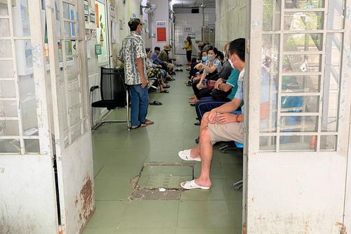 Khổ vì bệnh viện xuống cấp