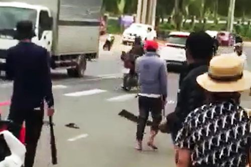 Bắt giam 8 đối tượng đuổi chém nhau trước cổng Thung lũng tình yêu