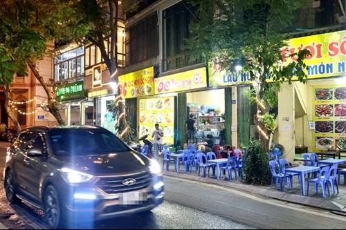Hà Nội: Lại tràn lan lấn chiếm vỉa hè làm nơi kinh doanh