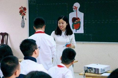 Cần luật hóa chính sách quản lý nhà giáo