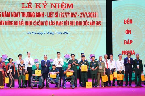 Xúc động Lễ Kỷ niệm 75 năm Ngày Thương binh-Liệt sĩ và Tuyên dương người có công