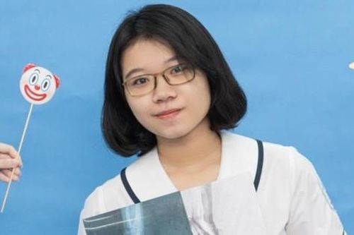 2 thí sinh cùng đạt mức điểm 28,7 ở tổ hợp D01