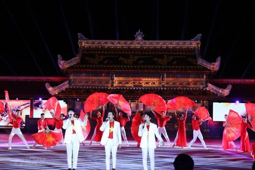 Những hình ảnh của Chương trình nghệ thuật 'Khát vọng hòa bình'