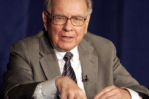 Warren Buffett nghĩ gì khi dốc tiền vào cổ phiếu dầu khí?