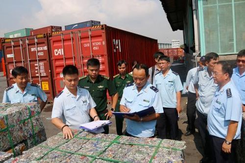 Khởi tố và bắt giam nguyên cán bộ PC03 trong vụ buôn lậu 1.282 container máy móc, thiết bị cũ