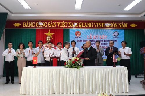 Thành phố Cal-Nev-Ari ký kết hợp tác đưa cây dược liệu Quảng Trị sang Mỹ