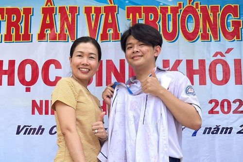 Thủ khoa tỉnh Sóc Trăng: Học giỏi để báo đáp cha mẹ, lo cho em út