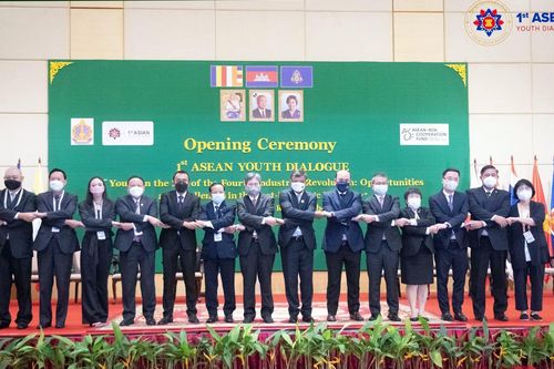 Đoàn đại biểu Việt Nam tham dự đối thoại thanh niên ASEAN năm 2022