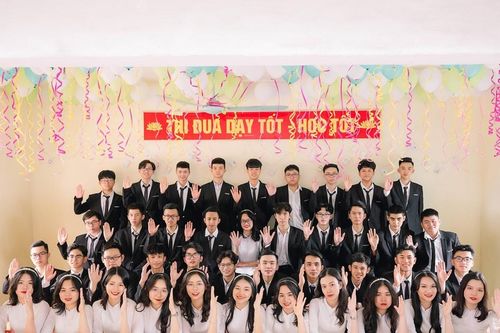 Lớp học trường huyện có 13 em đạt trên 27 điểm, 4 em trên 28 điểm tại kỳ thi tốt nghiệp THPT