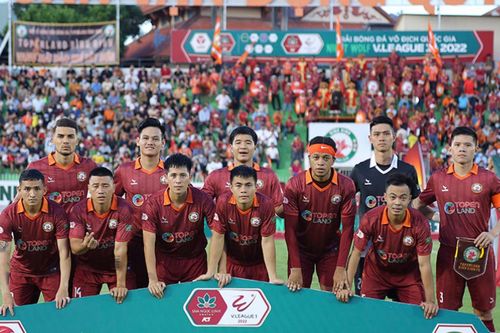 Chỉ 'rải' tiền tỷ mua sao để vô địch V.League, liệu có ý nghĩa?