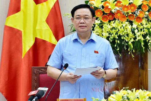 Chủ tịch Quốc hội Vương Đình Huệ: Nỗ lực nhiều hơn nữa, hiện thực hóa khát vọng đưa Quảng Ngãi thành trung tâm phát triển của miền Trung