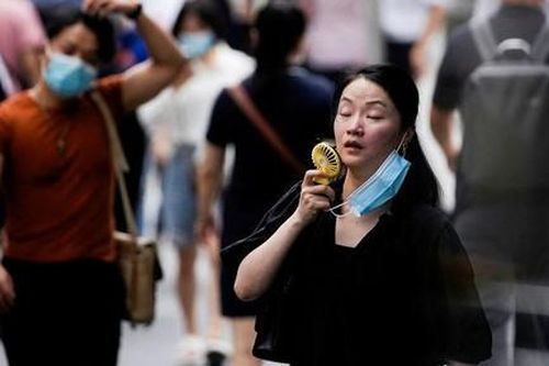 Trung Quốc 'oằn mình' trong đợt nắng nóng