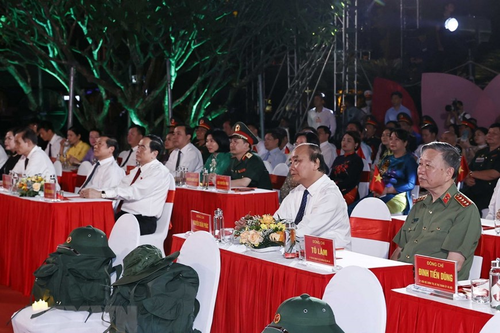 Lãnh đạo Đảng, Nhà nước dự Cầu truyền hình đặc biệt 'Khúc tráng ca hòa bình'