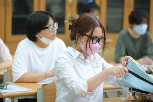 Hà Nội: Điểm thi Hóa trường cuối bảng cao hơn cả trường chuyên