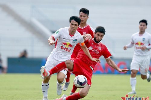 Công Phượng báo tin vui HLV Kiatisuk