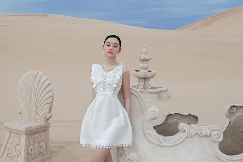 Á hậu Tường San đẹp lạ với những thiết kế ren đính kết tinh tế