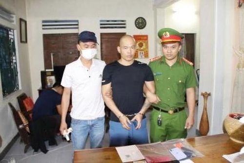 Bắt giang hồ Trung 'cối', thu gần 2.000 viên ma túy tổng hợp và súng ngắn