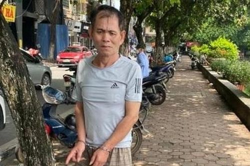Kẻ 5 tiền án trốn truy nã nguy hiểm, cố thủ trong nhà cùng ma túy