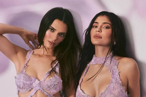 Khi chị em Kim Kardashian chê Instagram