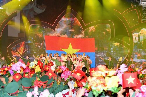 'Khúc tráng ca hòa bình' và đêm tri ân các Anh hùng liệt sĩ