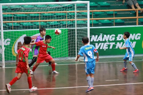 Bốn đội bóng nào mạnh nhất giải bóng đá nhi đồng toàn quốc?