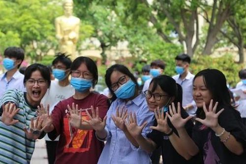 Dự đoán điểm chuẩn: Tổ hợp Khối A01, B00 sẽ giảm