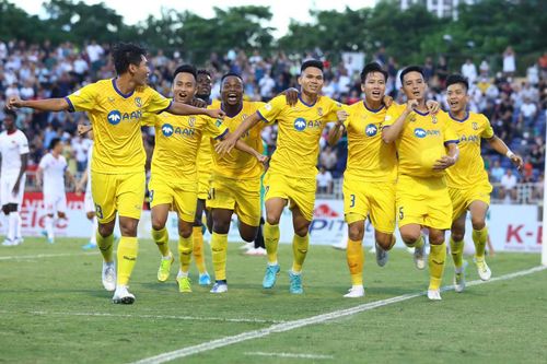 Dàn sao mai SLNA 'thách thức' Hà Nội