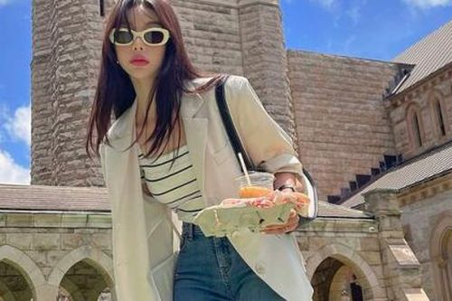Loại áo khoác nào vừa thể hiện gu thời trang vừa giúp bảo vệ da luôn khỏe đẹp?
