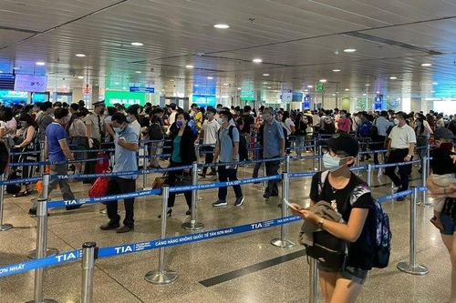 TP.HCM đề nghị mở lại khai báo y tế với người nhập cảnh
