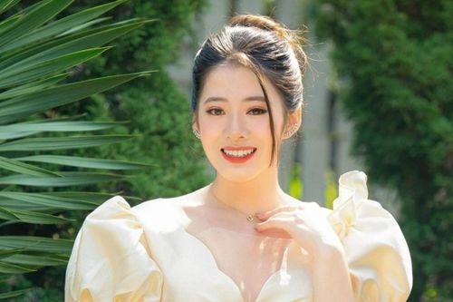 Á khôi 2 của ĐH Ngoại thương học MC để làm nghề chuyên nghiệp hơn