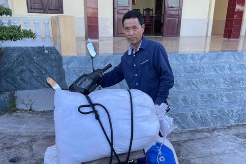 Lộ công đoạn sản xuất mì chính giả mạo thương hiệu nổi tiếng