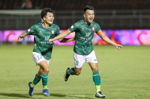 Hoàng Thịnh ghi bàn đẹp như CR7, 'Chiến hạm đỏ' thắng ngược trên sân Thống Nhất