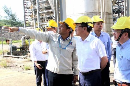 Chủ tịch HĐTV Petrovietnam Hoàng Quốc Vượng khảo sát thực tế tại Nhà máy Nhiên liệu sinh học Dung Quất