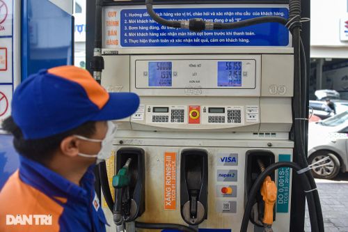 Không giảm theo giá xăng, nhiều thực phẩm rau xanh, thịt cá vẫn 'phi mã'