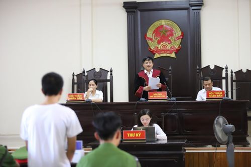 Hà Tĩnh: 17 tuổi giết người vì bị đòi nợ 1 triệu đồng