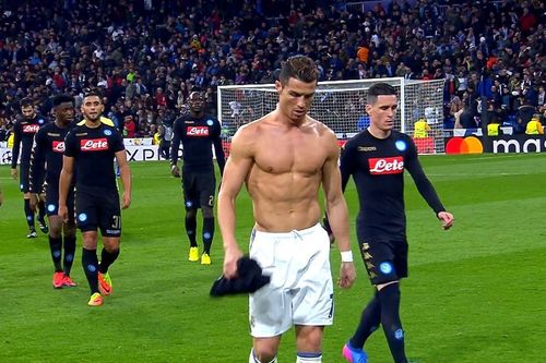 Bị gạch tên khỏi đội hình MU, Ronaldo đi tìm điểm dừng chân mới