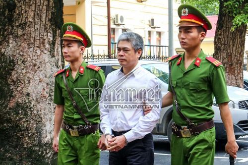 Quan chức và những lần vội đền tiền để được... giảm án