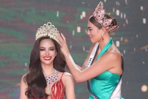 Cô gái 24 tuổi đăng quang Hoa hậu Hoàn vũ Thái Lan