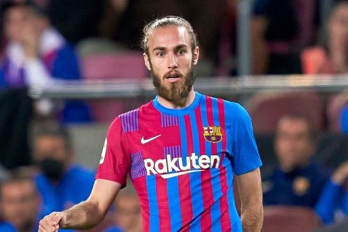 Barca chia tay cầu thủ thứ 9 trong hè 2022