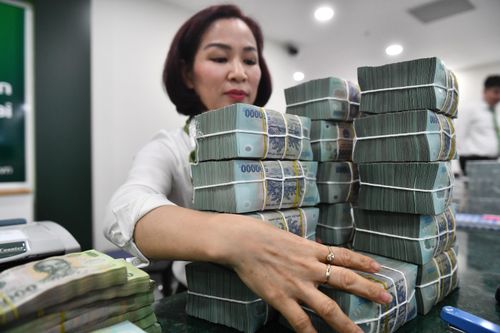 Chính sách mới tháng 8: Rút tiền trước hạn vẫn được hưởng lãi cao