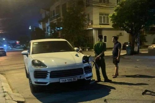 Ôtô Porsche tông xe máy tự chế, một người tử vong