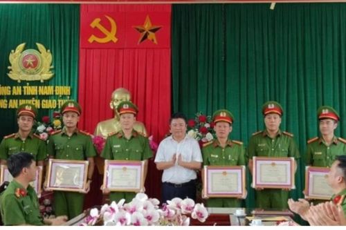 Nam Định: Bắt 2 đối tượng lừa đưa người sang Camphuchia đòi tiền chuộc