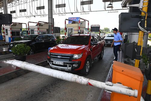 Phương tiện gặp lỗi khi qua trạm thu phí ở cao tốc Nội Bài - Lào Cai