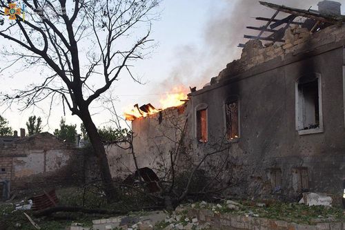 Nga 'tố' Ukraine dùng máy bay không người lái tấn công, đáp trả bằng pháo kích