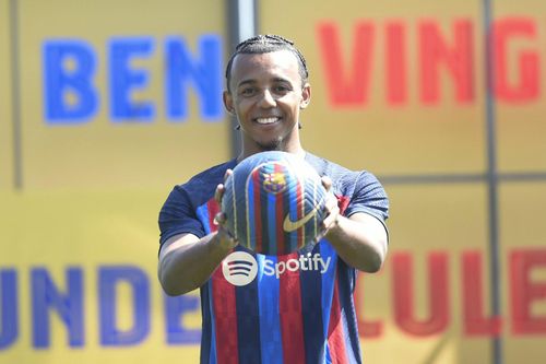 Jules Kounde: Tôi đến Barca để vươn lên đỉnh cao